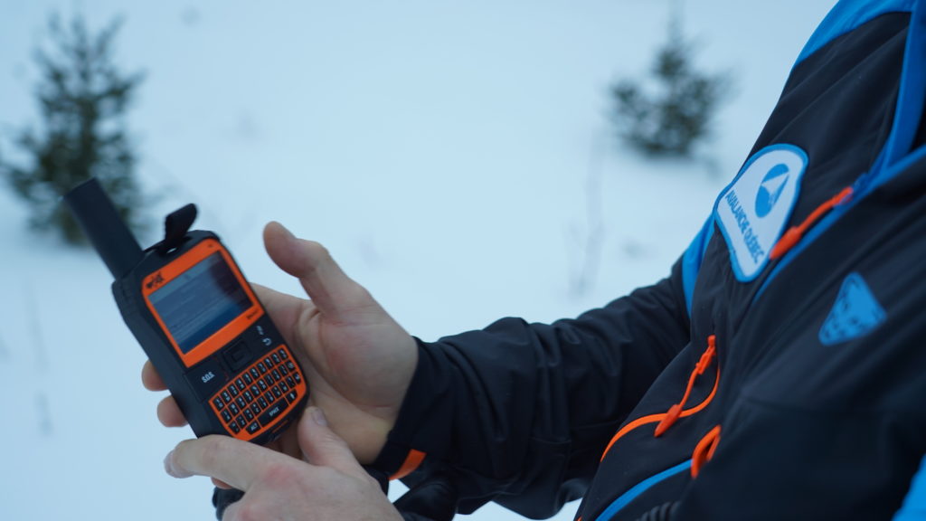 Spot et bulletin SMS sur téléphone satellite